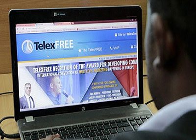 A client searches for TelexFree services on the internet. Net photo.