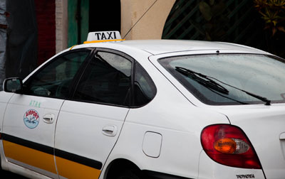 Taxi drivers prefer negotiating with the client to using meters. File.