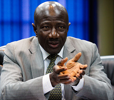 MTN CEO Ebenezer Asante briefing the media during a past press conference. File.