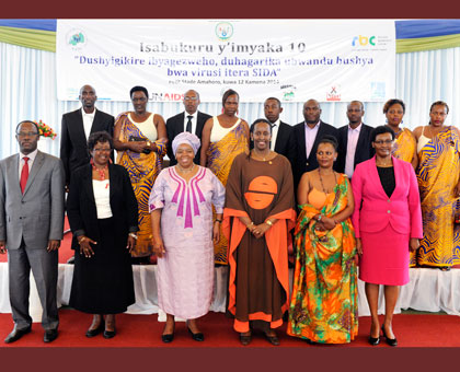 Front row L-R; City of Kigali mayor Fedel Ndayisaba, Minister for Health Agnes Binagwaho, Dr Tlou, First Lady Jeannette Kagame, Kagoyire  and Speaker of Parliament Donatille Mukabalisa. Village Urugwiro. 