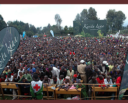 Kwita Izina ceremony in Musanze District usually attracts multitudes of locals as well as foreign tourists. John Mbanda.