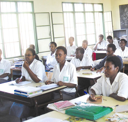 Students attending a lesson. Research in Tanzania showed that students are more active when lessons are conducted in their local languages. (Timothy Kisambira)