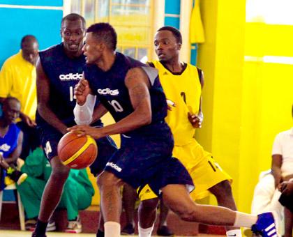 Mike Buzangu, seen here on the ball, will be hoping to lead CSK to the playoffs title over his former club, Espoir. )File photo)