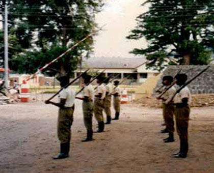 A Guard of Honour mounted by EGENA officers, Ruhengeri, 1995  Source.  RNP archives.