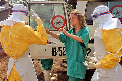 Medical volunteers from Doctors Without Borders, an international NGO, on the field battling Ebola in Libera. (Net photo)