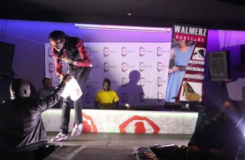 Badman performing at Jose Chameleones show in South Africa over the-weekend. (Internet Photo)