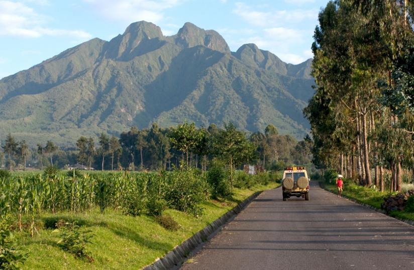 The road to Virunga mountains, home of the mountain gorillas.  A joint marketing strategy will bring in more tourists. (File)