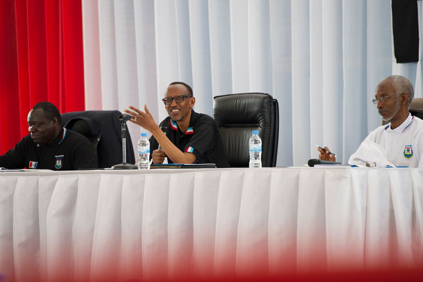 President Kagame together with Christophe Bazivamo (L) and Francois Ngarambe during RPF Political Bureau meeting yesterday in Kigali. (Village Urugwiro)