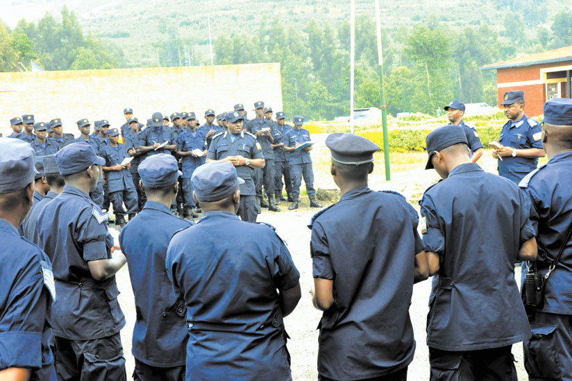 IGP Gasana (C) talks to officers during his tour of the Western Province. (Courtesy)