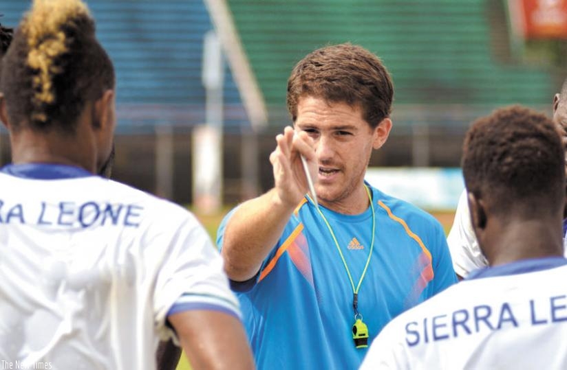 Former Sierra Leone coach Johnny McKinstry (C) is among those that have applied for the Amavubi job. (Net photo)