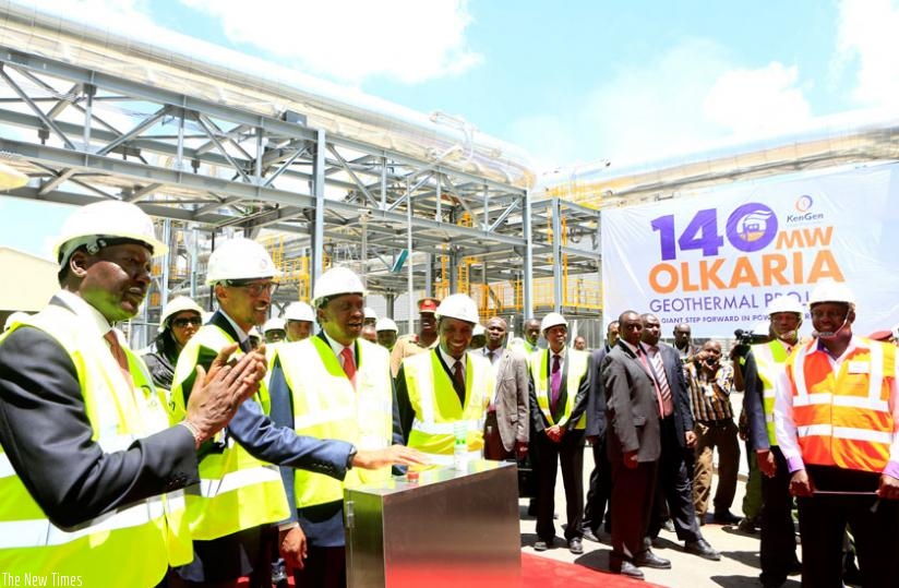 President Kagame (2ndL) and President Kenyatta (2ndR) commission Olkaria 1 Geothermal Power Plant in Naivasha, Kenya, yesterday. (Village Urugwiro)