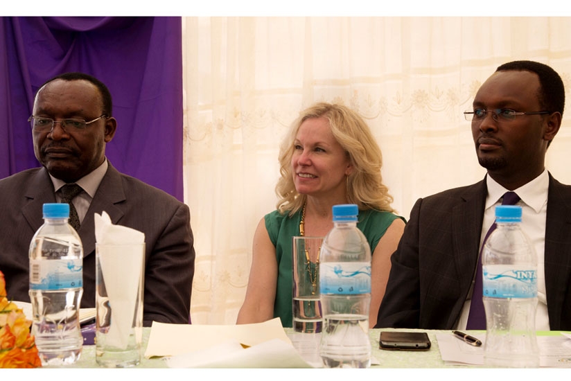 Kanimba (L) Sydney Price of Kate Spade (C) and  Emmanuel Hategeka, Permanent Secretary at the Ministry of Trade and Industry in Rulindo yesterday. (All photos by Timothy Kisambira)