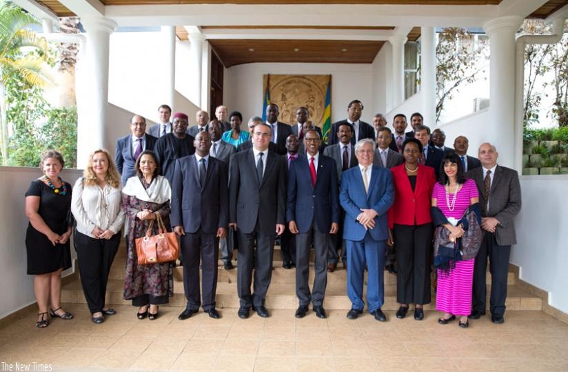 President Kagame with UN Habitat delegation led by Joan Clos, UN Habitat Executive Director, after the meeting yesterday. (Village Urugwiro)