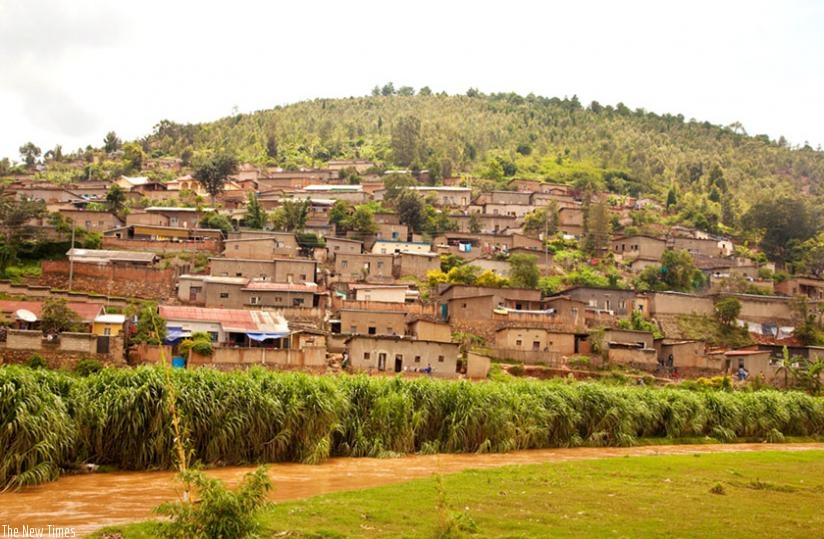 Some of the homesteads built in high risk zones in Nyabugogo. The government has over the years been relocating many families from such settlements to avoid disasters. It is in the same effort that a green village is set to be constructed in Nyabihu District to shelter 200 homeless families that were evicted in the recent past.(File)
