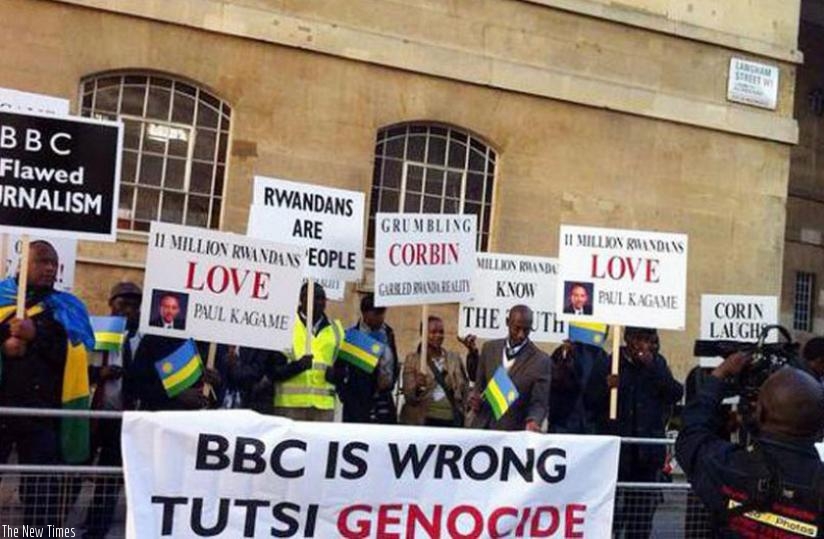 Rwandans and friends of Rwanda demonstrate at BBC headquartes. (Net)