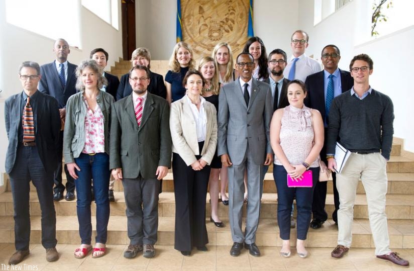 President Paul Kagame in a group photo with a delegation of Scotland-based St Andrews University that had paid a courtesy call on him at Village Urugwiro in Kigali, yesterday. (Village Urugwiro)