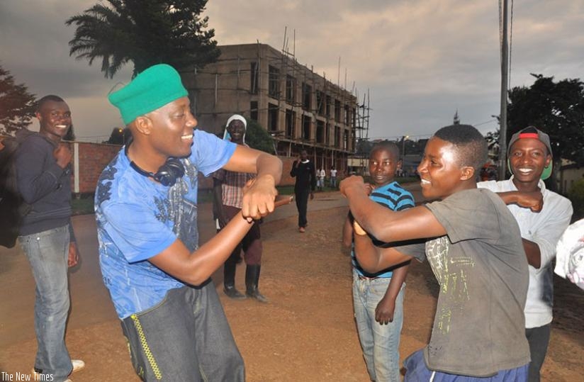 Senderi with his fans. (File)