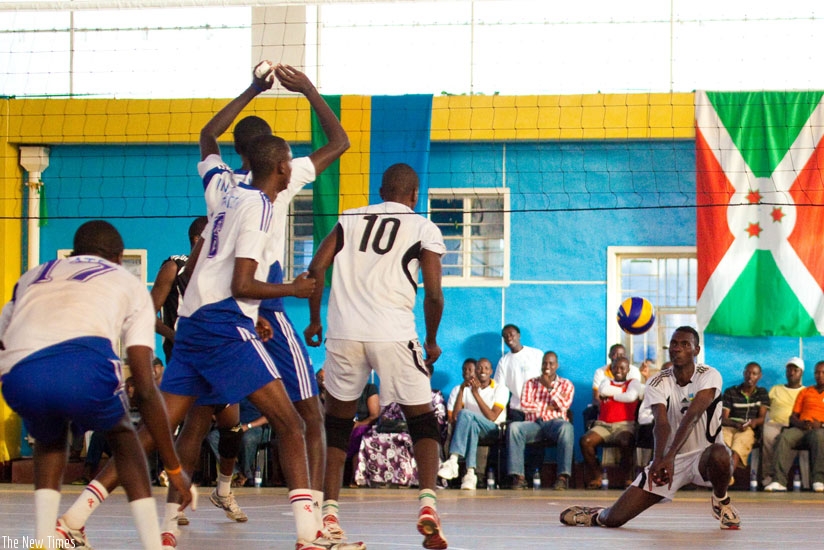 APR in action against INATEK in a previous league game. The two giants of Rwandan Volleyball square up today. (File)