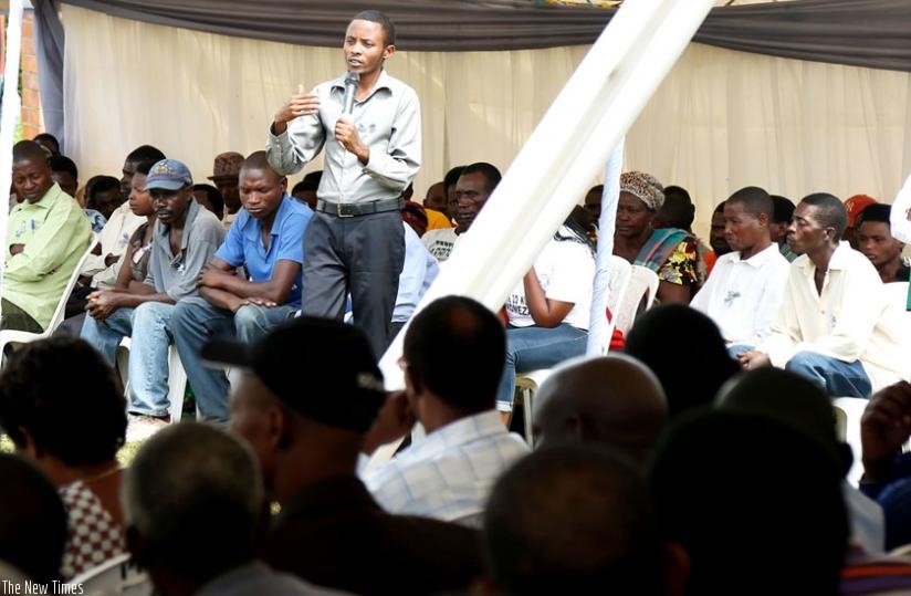 Rudasingwa testifies before mourners in Ruhanga, Gasabo District yesterday. (John Mbanda)