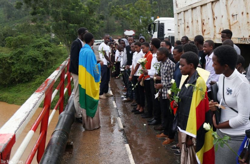 Students at River Nyabarongo where they paid respect to Genocide victims thrown into the river. (J Mbanda)