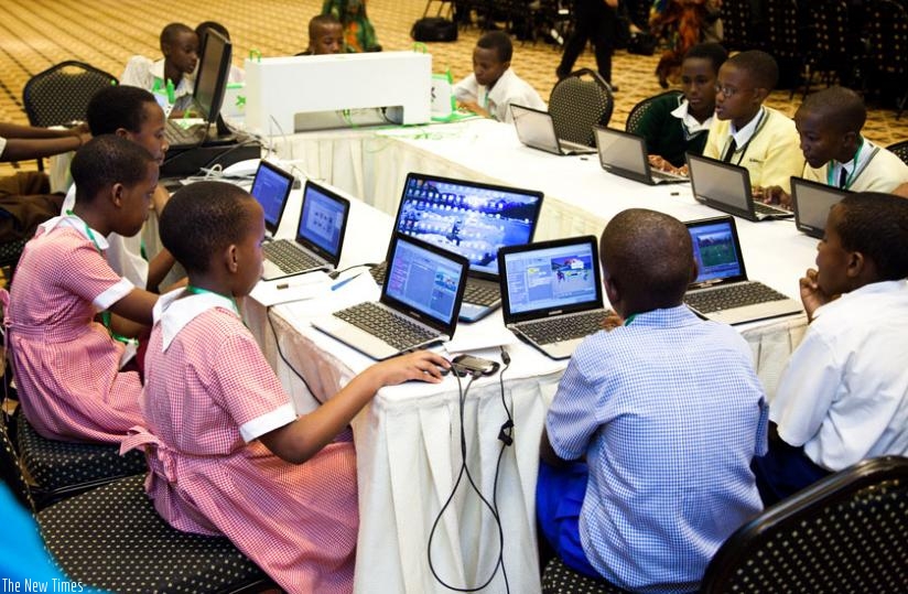 Primary school pupils using computers. (File)