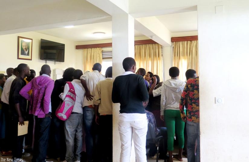 Students camp at REB offices to try to sort out the errors in the registration process. (Byumvuhore Frederic)