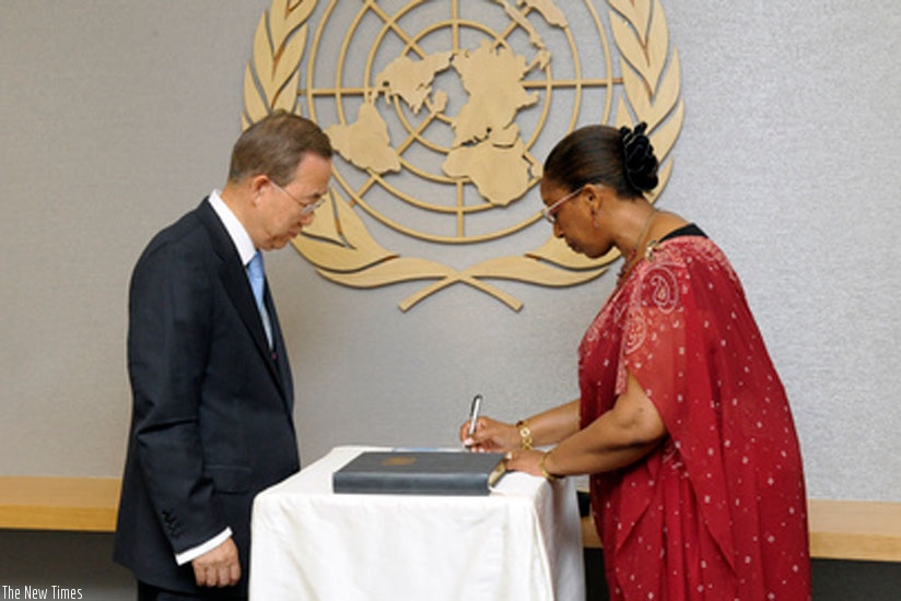 Mbaraga Gasarabwe signs the UN Compact in the presence of Secretary-General Ban Ki-moon after a previous appointment.