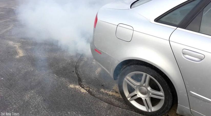 Regulations should be put in place in order to curb or reduce harmful vehicle emissions. (Net photo)
