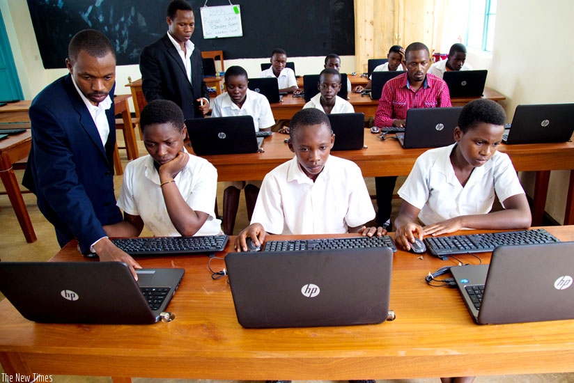 Students of GS Masoro in Rulindo in a computer class. (Timothy Kisambira)