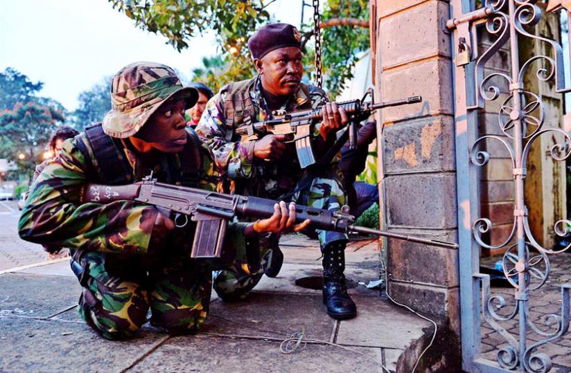 Kenyan soldiers engage terrorists during an attack on a popular shopping mall in the capital Nairobi in September 2013. (Net photo)
