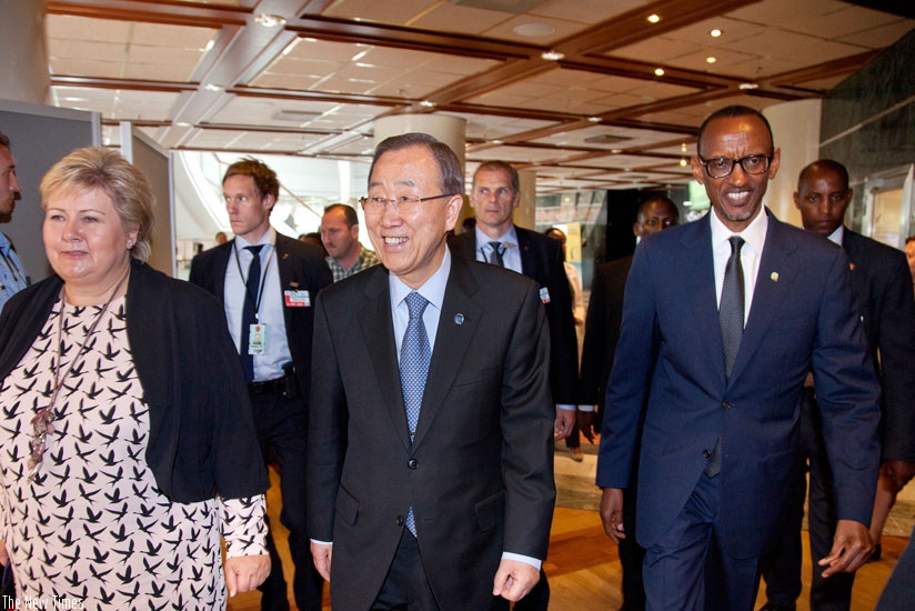 President Kagame alongside Premier Solberg (L) and Ban after launching the Miliennium Development Goals progress report in Oslo yesterday. (Village Urugwiro)