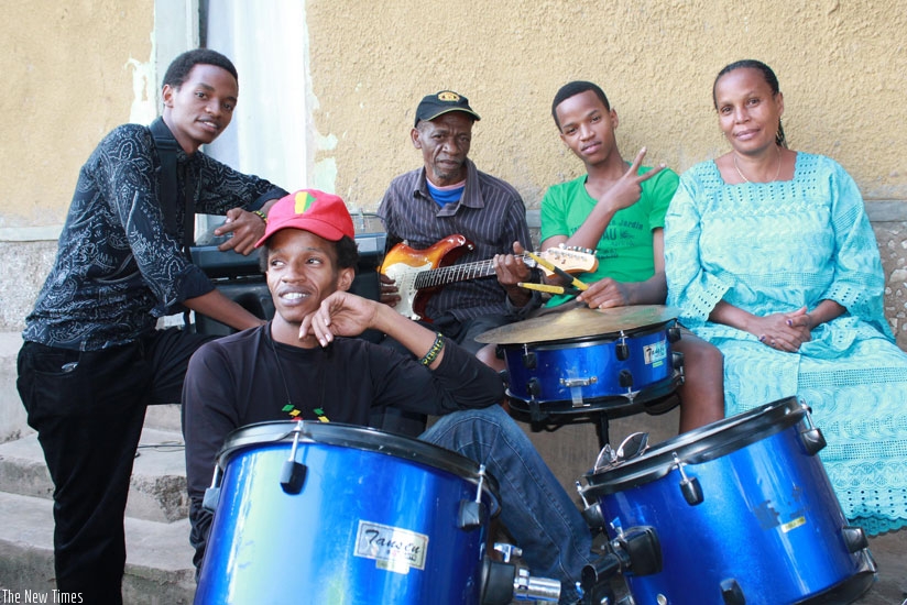 A family affair: The siblings with their father and mother. (Moses Opobo)