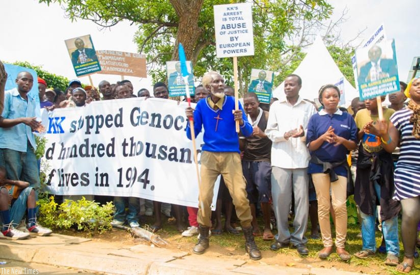 Rwandans protest the arrest of Gen Karenzi at the British High Commission in Kigali. (Doreen Umutesi)