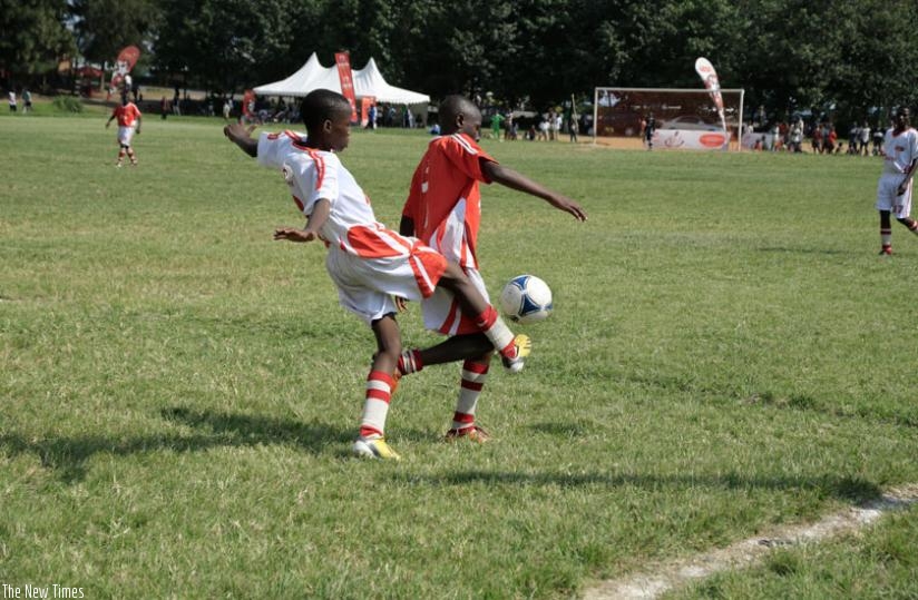 Inyange Academy's  Jean Luc Niyifasha (right) is one of the youngsters, who impressed during the ARS Season III. (File)