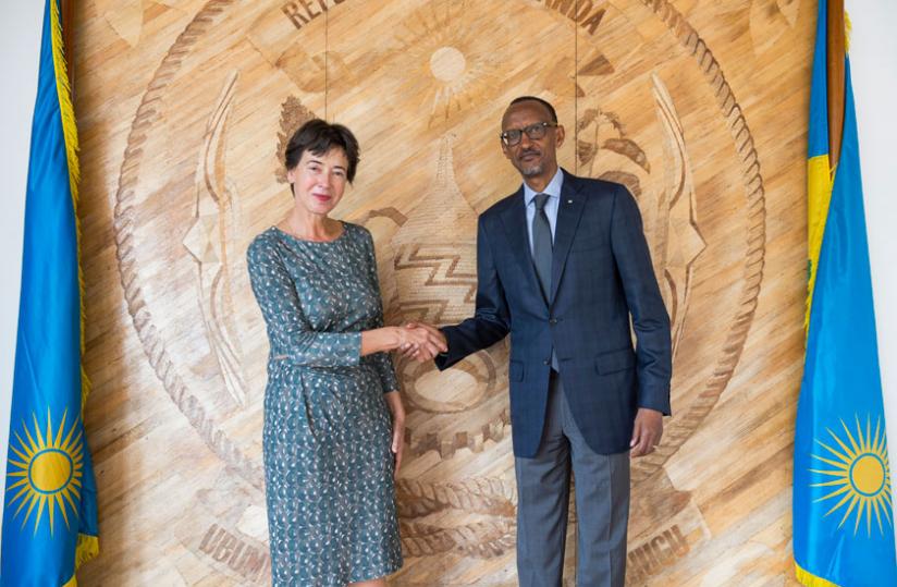 President Kagame welcomes the new Dutch envoy to Rwanda, Amb. Frederique Maria de Man, to Village Urugwiro yesterday. (Village Urugwiro)