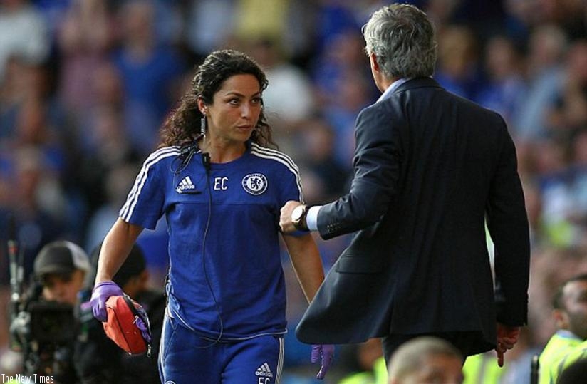 Carneiro received the brunt of Jose Mourinho's criticism after rushing on to treat Eden Hazard. (Net photo)