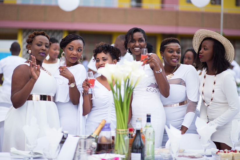 Girls having fun at Diner en Blanc. (Photos by Moses Opobo)