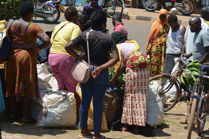 Vendors resorted to the street after being evicted. (Michel Nkurunziza)