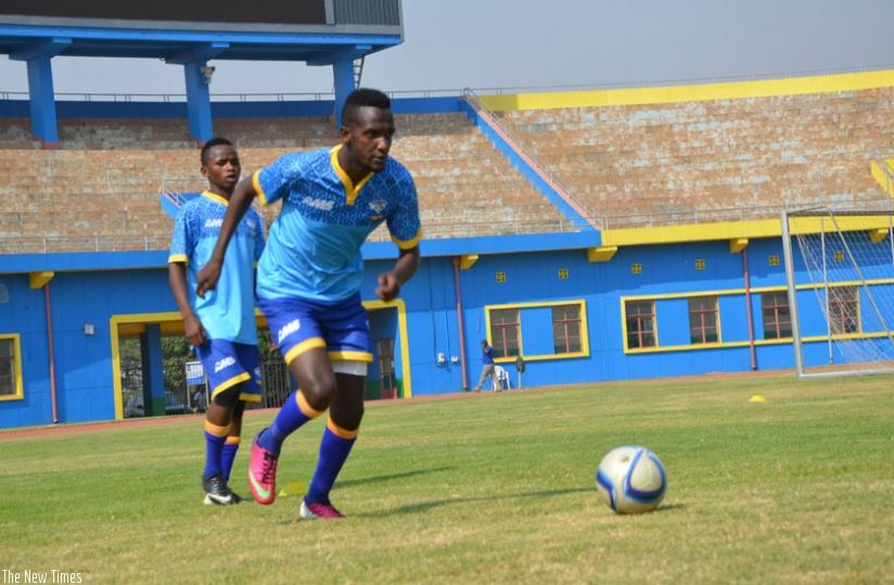 Imran Nshimiyimana and Kevin Muhire (L), seen here in a previous Amavubi training, are part of the team that will face Gabon. (S. Ngendahimana)
