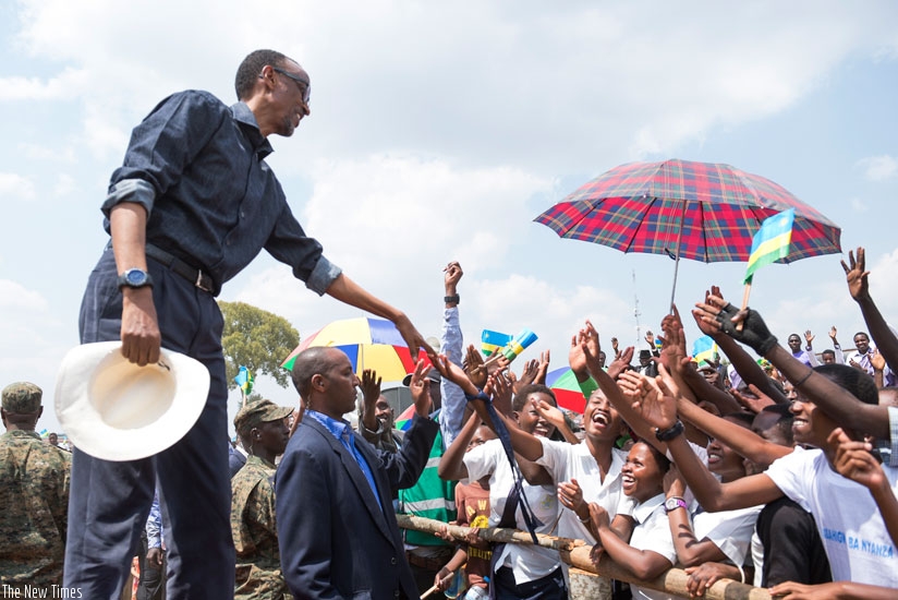 President Kagame greets residents of Nyanza in Southern Province during his visit to the district yesterday. (Photos by Village Urugwiro)
