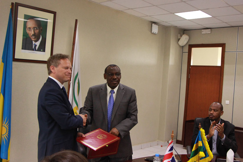 Grant Shapps and Gatete at the signing ceremony in Kigali yesterday. (Peterson Tumwebaze)
