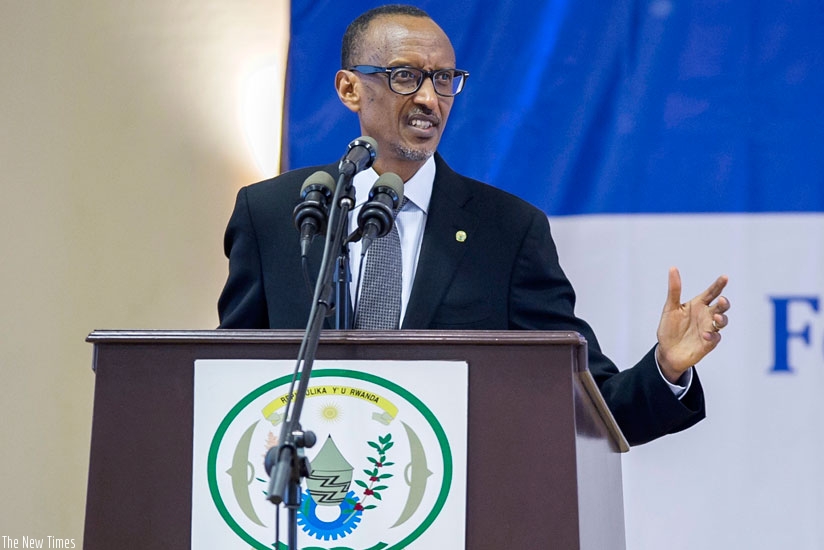 President Kagame briefs leaders while launching the fourth Integrated Household Living Conditions Survey in Kigali yesterday. Kagame saluted the people of Rwanda for their resilience over the past two decades. (Village Urugwiro)