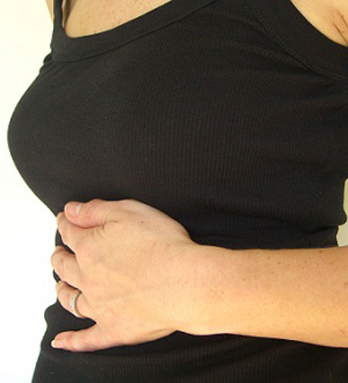 Tearing of muscles during child birth is a common cause of pain in the lower abdomen. (Net photo)