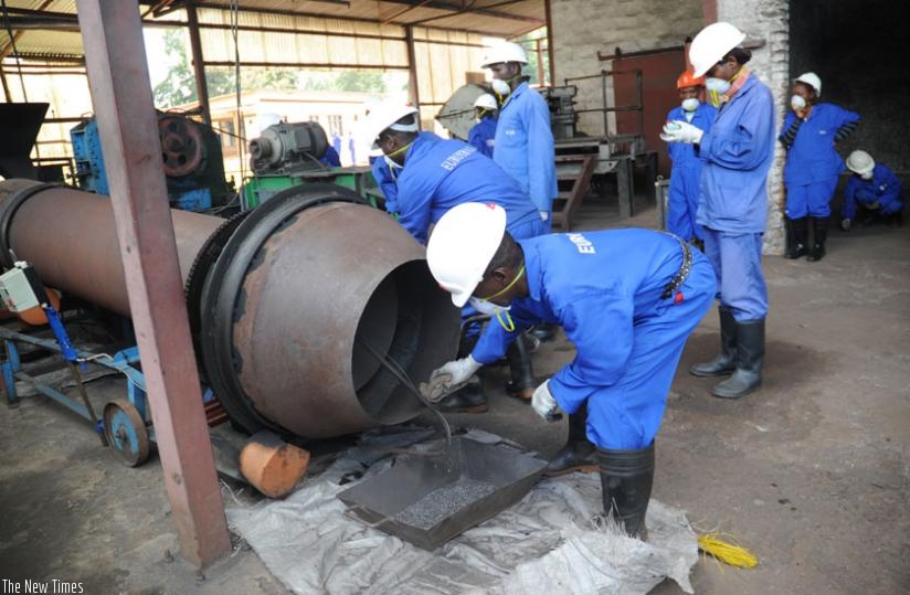 Wolfram Miners in the Northern Province. A weakening Chinese economy affected mineral exports from Rwanda. (File)