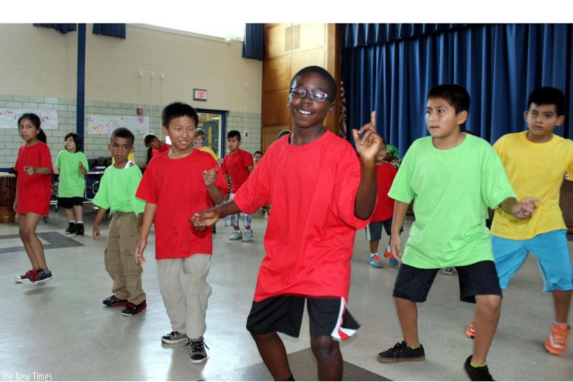 Pupils in their leisure time. The 'cool kids' normally have a blast in school. They are envied by all and are imitated by the wannabes. (Internet)