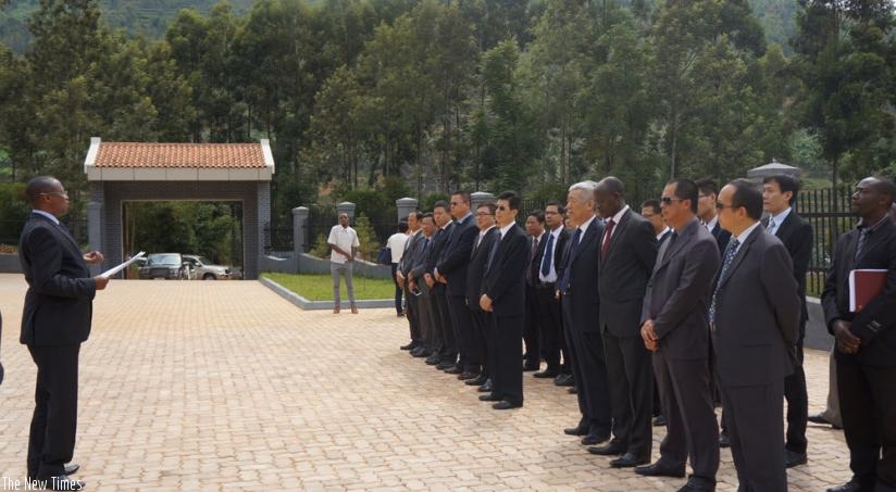 Ngoga addresses the delegation paying tribute at Rulindo Chinese Cemetery. (J. Bizimungu)
