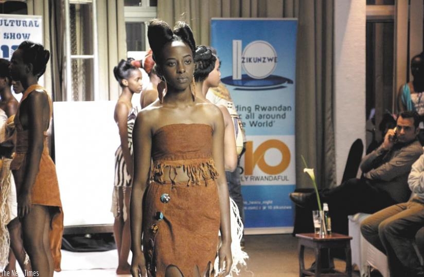Cultural Clothing Line at the Rwanda Cultural Fashion Show 2015. (Sarine Arslanian)
