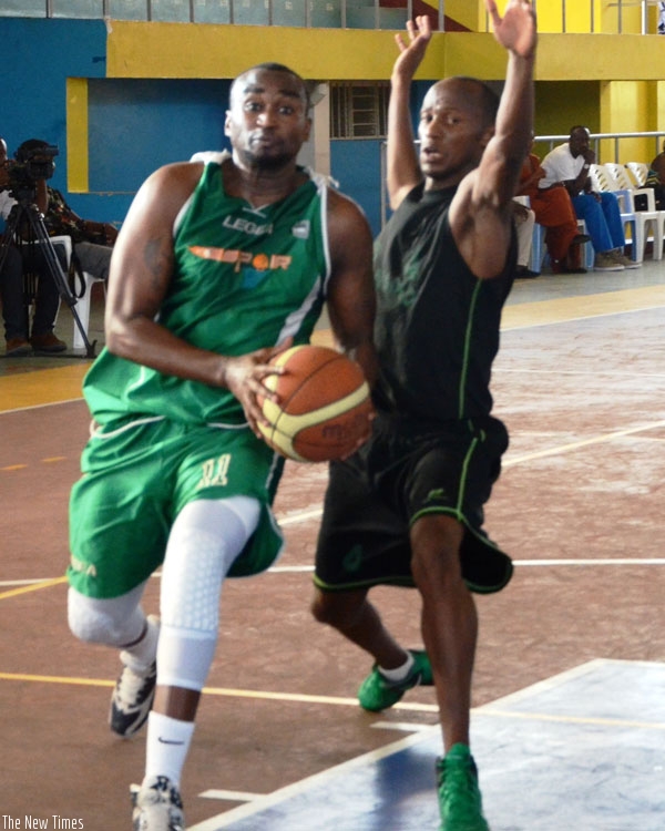 Shooting-guard Pascal Karekezi, left, is one of the  key players that Espoir will rely on in their title defence bid this season. (S. Ngendahimana)