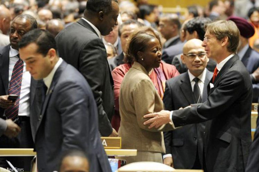 Foreign Affairs minister Louise Mushikiwabo (C) chats with other officials during the UN Security Council elections in 2014. (File)