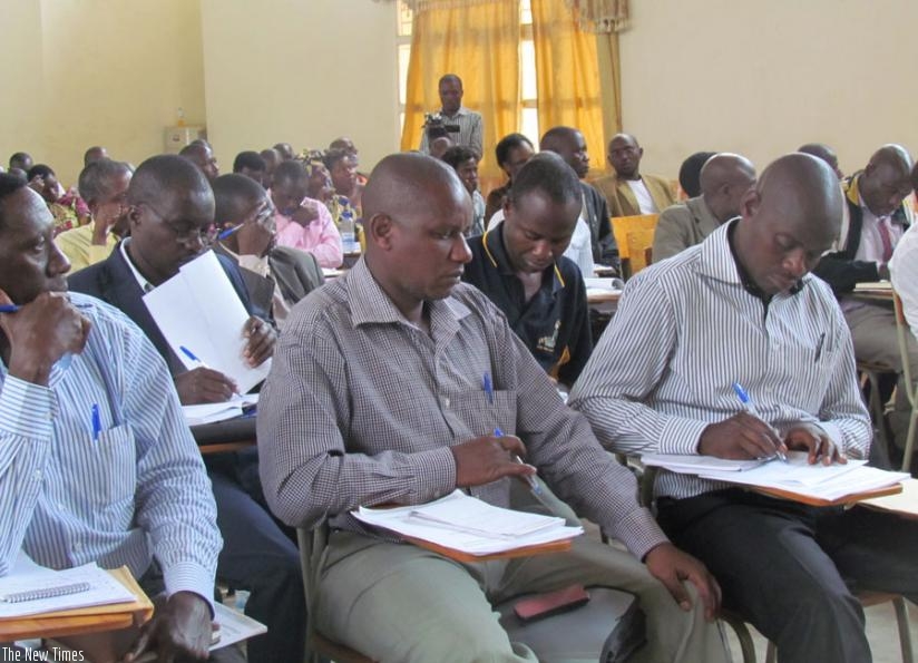 EDC-L3 trained teachers on appropriate use of new materials.  (Frederic Byumvuhore)